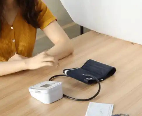 Electronic Blood Pressure Monitor – Portable Arm-Type BP Checker with Memory and Irregular Heartbeat Detection